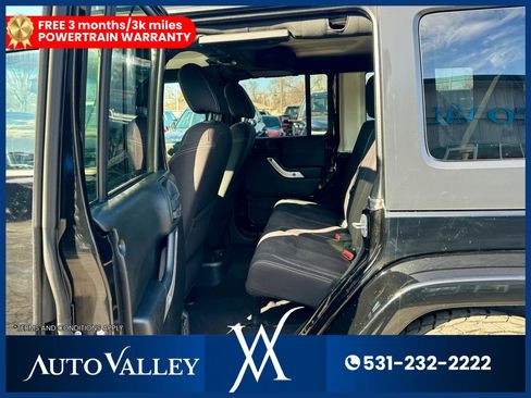 Used 2018 Jeep Wrangler Unlimited Sahara w/ Connectivity Group image 21
