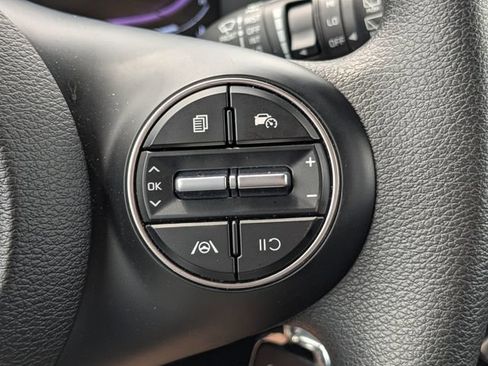 Certified 2025 Kia Soul LX w/ LX Technology Package FWD image 26