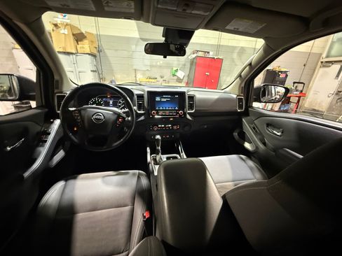 Used 2022 Nissan Frontier SV image 20