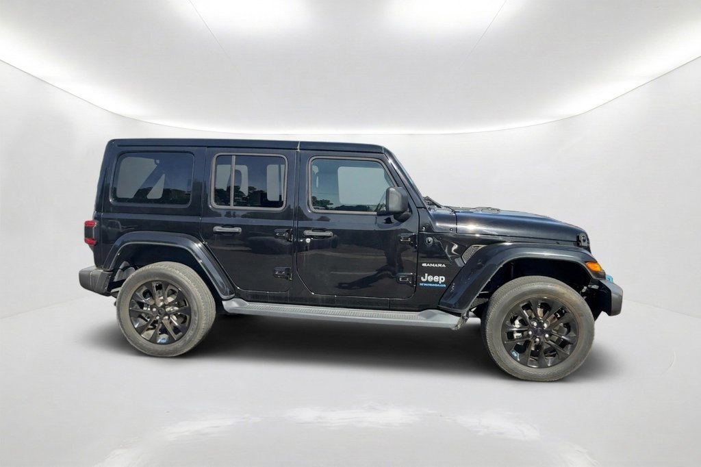 Used 2023 Jeep Wrangler Unlimited Sahara w/ Cold Weather Group AWD/4WD image 4