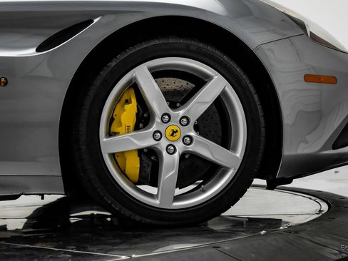Used 2016 Ferrari California T image 83