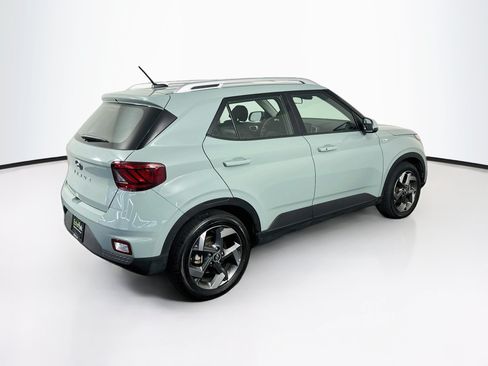 Used 2025 Hyundai Venue SEL FWD image 9
