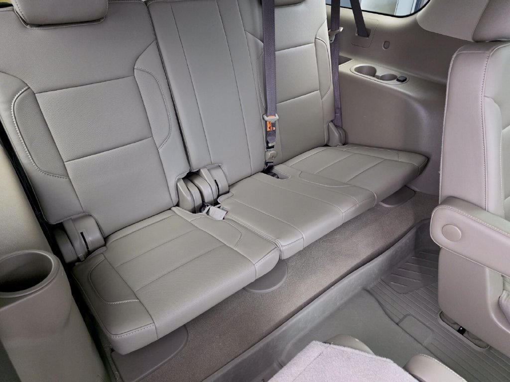 Used 2020 Chevrolet Suburban Premier w/ Premier 6.2L Value Package AWD/4WD image 30