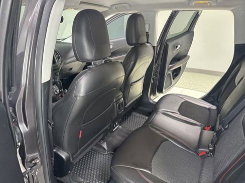 Used 2018 Jeep Compass Trailhawk w/ Navigation Group AWD/4WD image 24