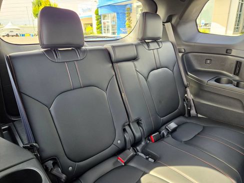 Used 2025 Honda Pilot TrailSport image 22