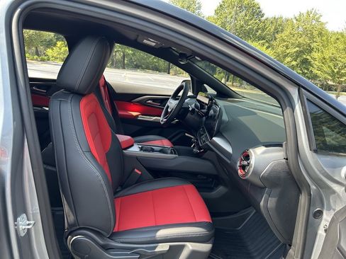 Used 2025 Chevrolet Equinox EV RS image 43