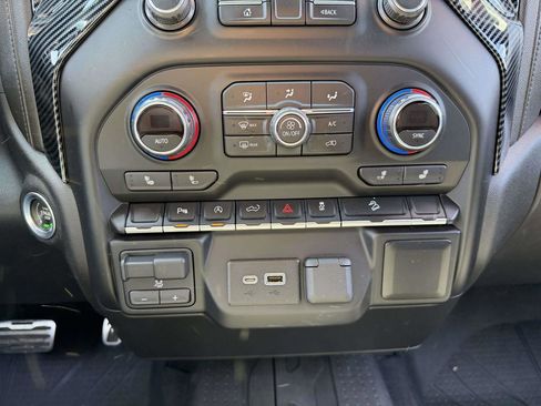 Used 2019 Chevrolet Silverado 1500 RST AWD/4WD image 30