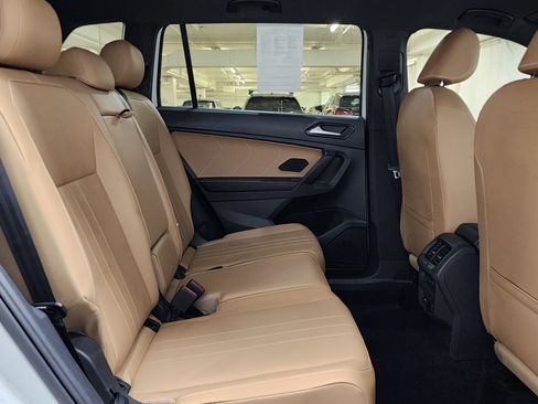 Used 2022 Volkswagen Tiguan SE image 18