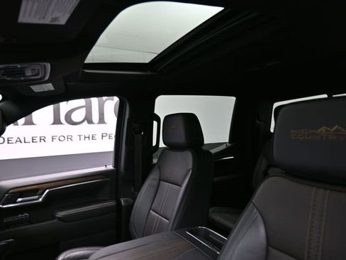 Used 2024 Chevrolet Silverado 1500 High Country w/ High Country Premium Package AWD/4WD image 17
