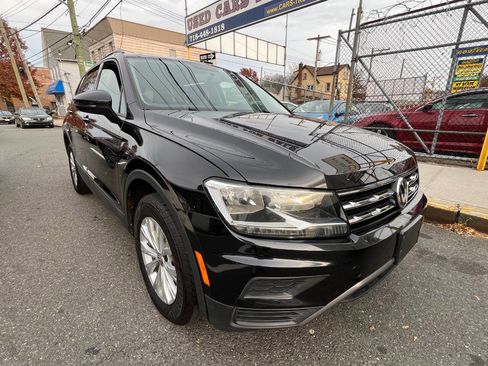 Used 2020 Volkswagen Tiguan S image 6
