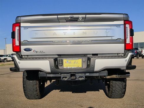 Used 2024 Ford F250 Platinum image 6