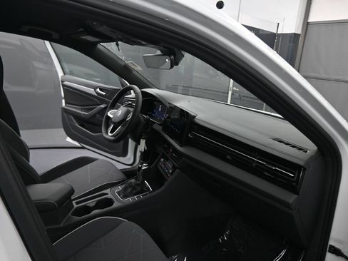 Used 2026 Volkswagen Jetta Sport FWD image 45