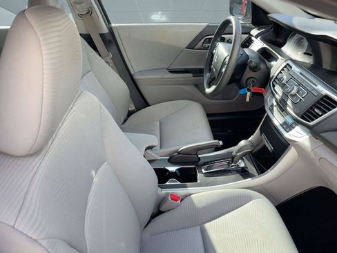 Used 2015 Honda Accord LX image 29