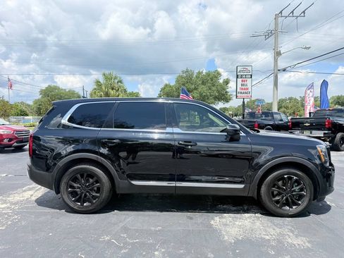 Used 2022 Kia Telluride LX FWD image 3