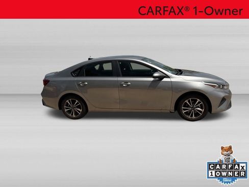 Used 2024 Kia Forte LXS w/ LXS Technology Package FWD image 2
