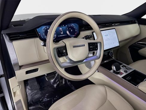 Used 2023 Land Rover Range Rover Long Wheelbase SE AWD/4WD image 9