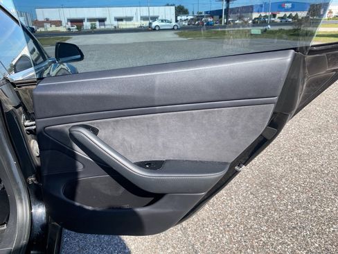 Used 2019 Tesla Model 3 image 15