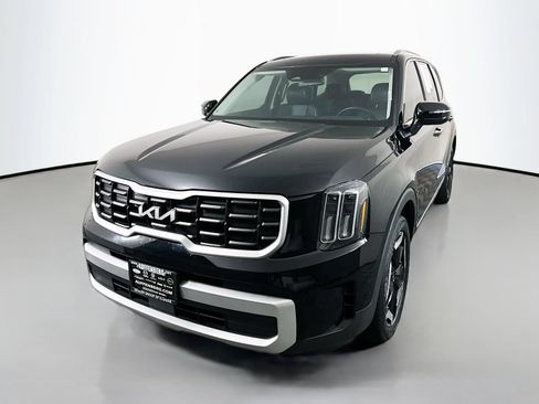 Used 2024 Kia Telluride S w/ S Sunroof Package FWD image 3