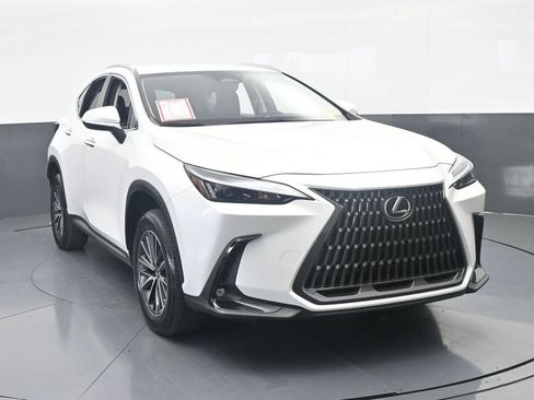 Used 2023 Lexus NX 250 FWD w/ Towing Package (2000 Lbs) image 9