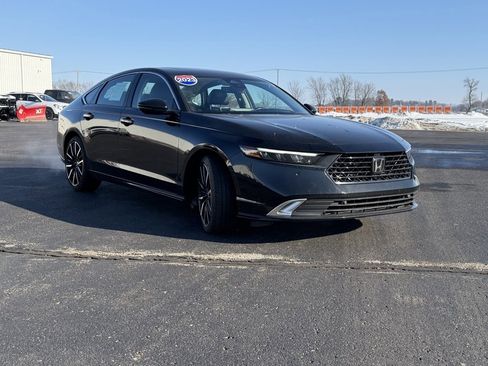 Used 2023 Honda Accord Touring image 4