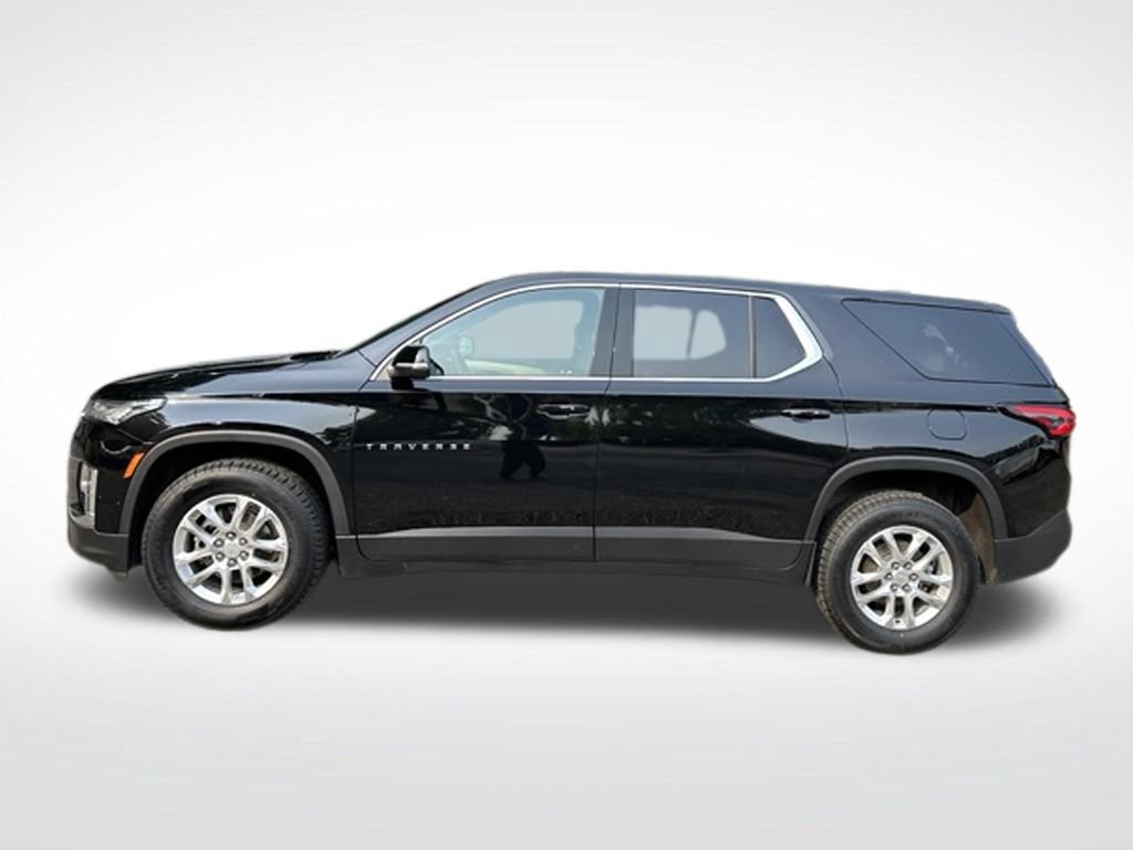 Used 2023 Chevrolet Traverse LS w/ Safety Package FWD image 2