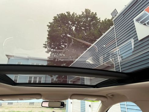 Used 2019 Lincoln MKC Select w/ Select Plus Package AWD/4WD image 12