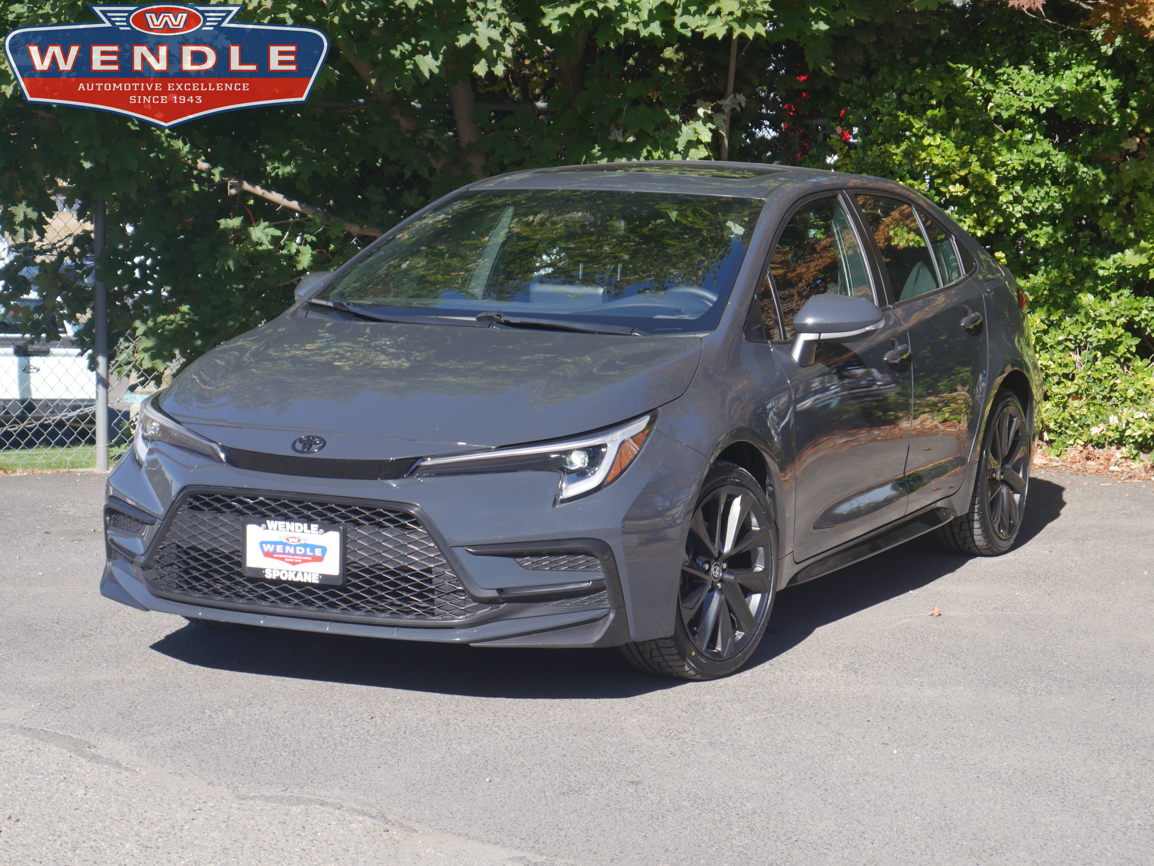 Used 2024 Toyota Corolla SE w/ SE Premium Package FWD image 1