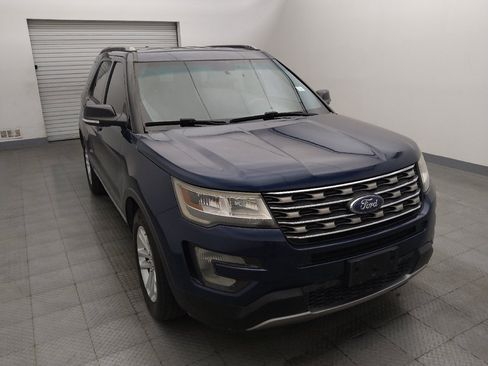 Used 2017 Ford Explorer XLT FWD image 14
