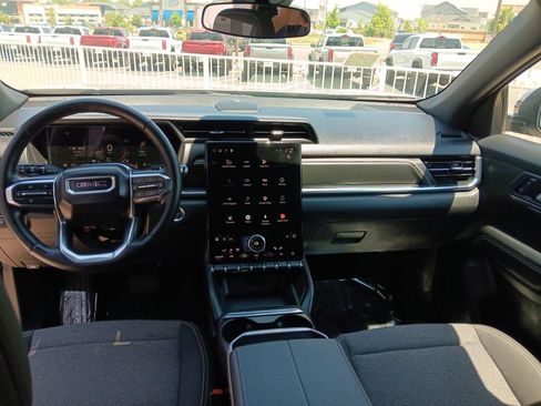 Used 2025 GMC Terrain Elevation AWD/4WD image 12
