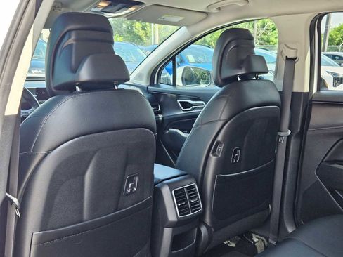 Used 2023 Kia Sportage EX FWD image 17