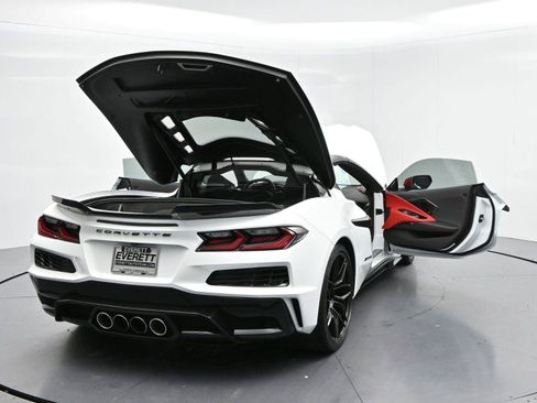 Used 2023 Chevrolet Corvette Z06 w/ Stealth Interior Trim Package RWD image 36