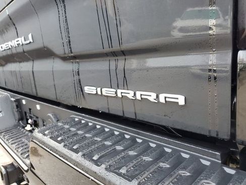 Used 2025 GMC Sierra 1500 Denali image 7