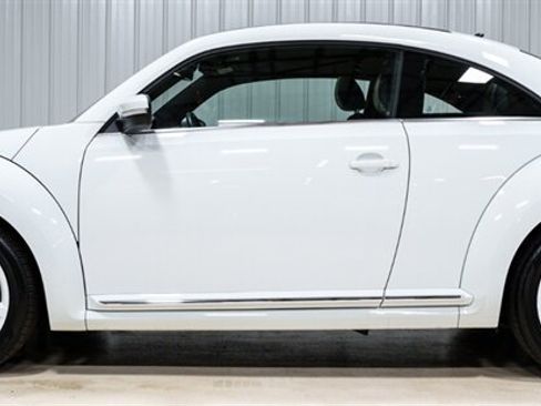 Used 2019 Volkswagen Beetle 2.0T Final Edition SEL FWD image 2