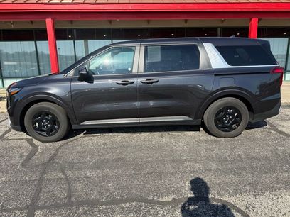 Used 2025 Kia Carnival