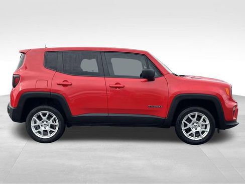 Used 2023 Jeep Renegade Latitude image 8