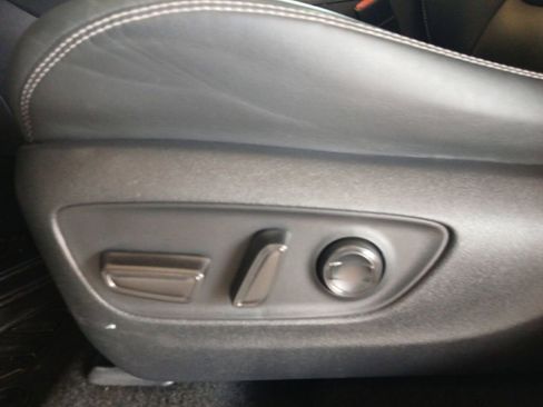 Used 2022 Toyota RAV4 Limited FWD image 17