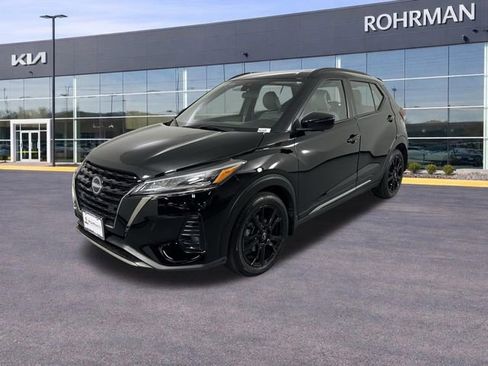 Used 2024 Nissan Kicks SR w/ SR Premium Package FWD image 1