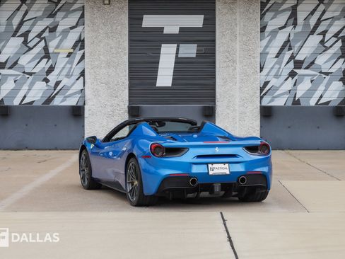 Used 2018 Ferrari 488 Spider RWD image 11
