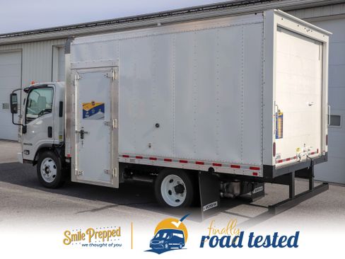 Used 2024 Isuzu NPR image 5