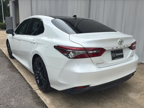 Used 2023 Toyota Camry XLE FWD image 6