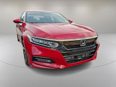 Used 2019 Honda Accord Sport image 2