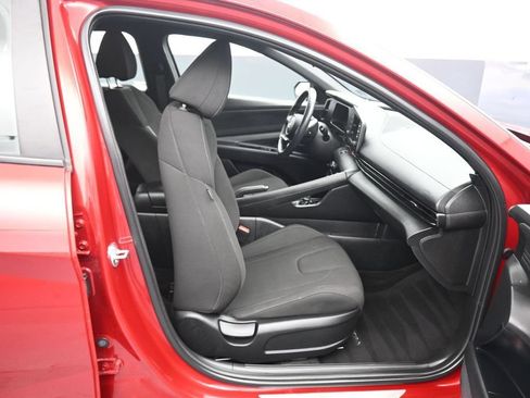 Used 2025 Hyundai Elantra Sport FWD image 40