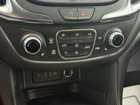 Used 2024 Chevrolet Equinox LT FWD image 18