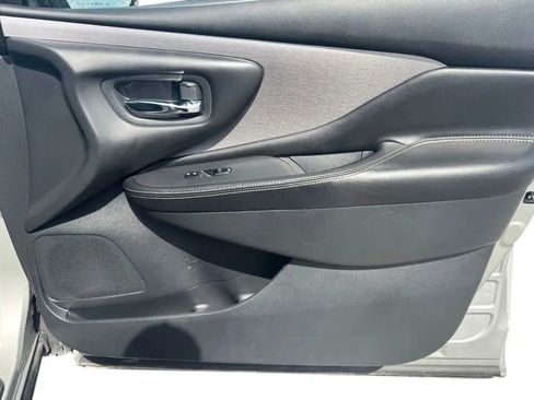 Used 2023 Nissan Murano SV AWD/4WD image 15