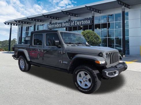 Used 2022 Jeep Gladiator Sport AWD/4WD image 2
