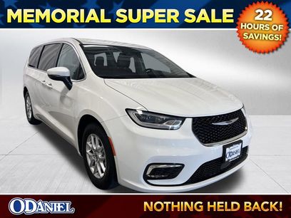 Used 2023 Chrysler Pacifica Touring-L