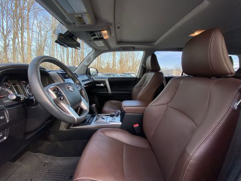 Used 2022 Toyota 4Runner Limited image 23