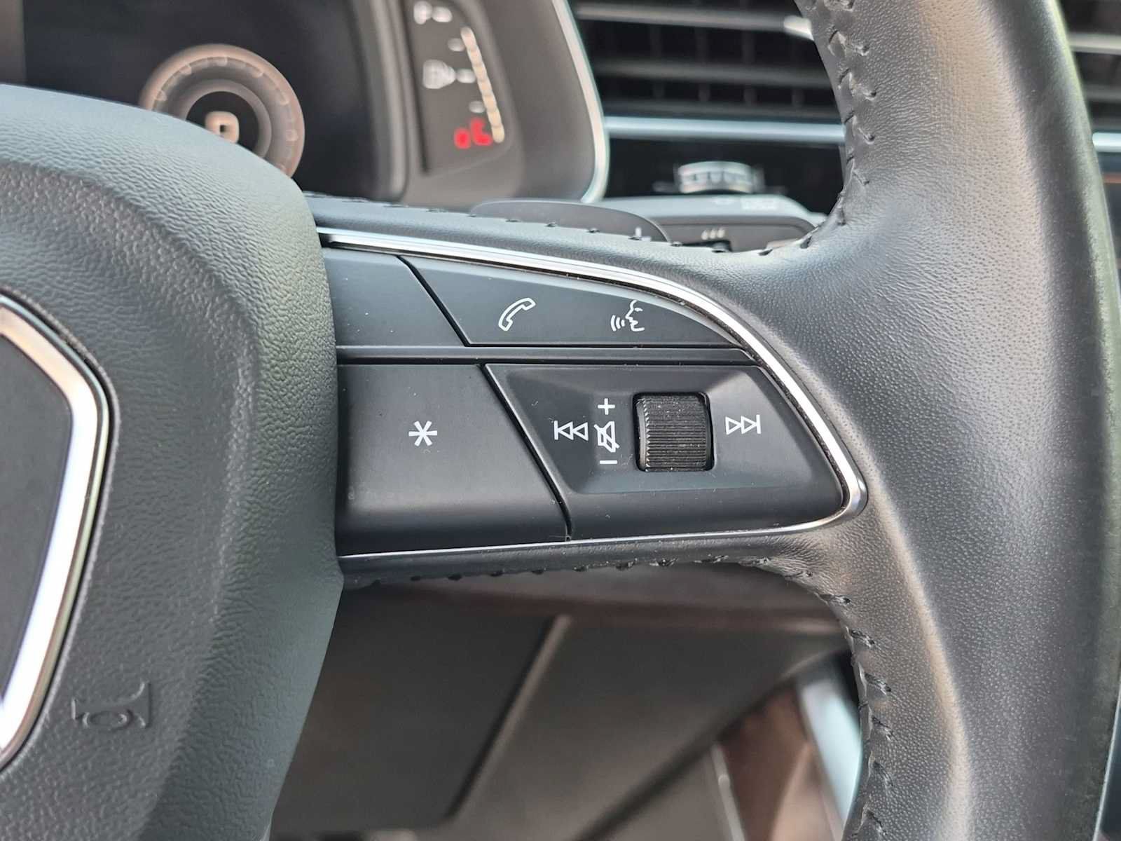 Used 2019 Audi Q8 Prestige w/ Year 1 Package AWD/4WD image 25