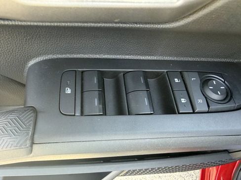 Used 2024 Toyota Tacoma TRD Off-Road AWD/4WD image 15