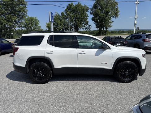 Used 2022 GMC Acadia AT4 w/ Technology Package AWD/4WD image 31